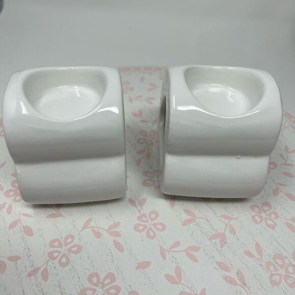 2 Valentine’s Galentine’s Day Heart Candle Holders White Ceramic NWT - Picture 7 of 9